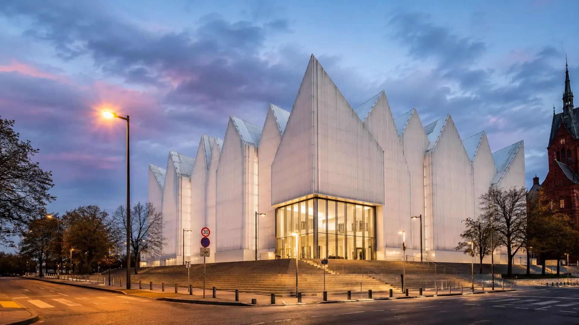 Dlaczego warto odwiedzić Filharmonię Szczecińską? Wyjątkowa muzyka i architektura w sercu miasta